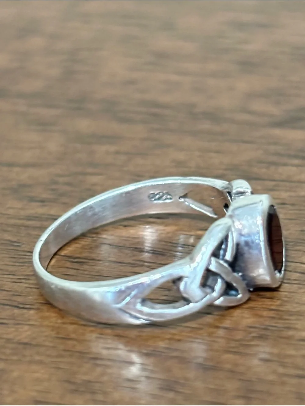 Sterling Silver 925 Celtic Knot Oval Red Garnet Ring Size 5